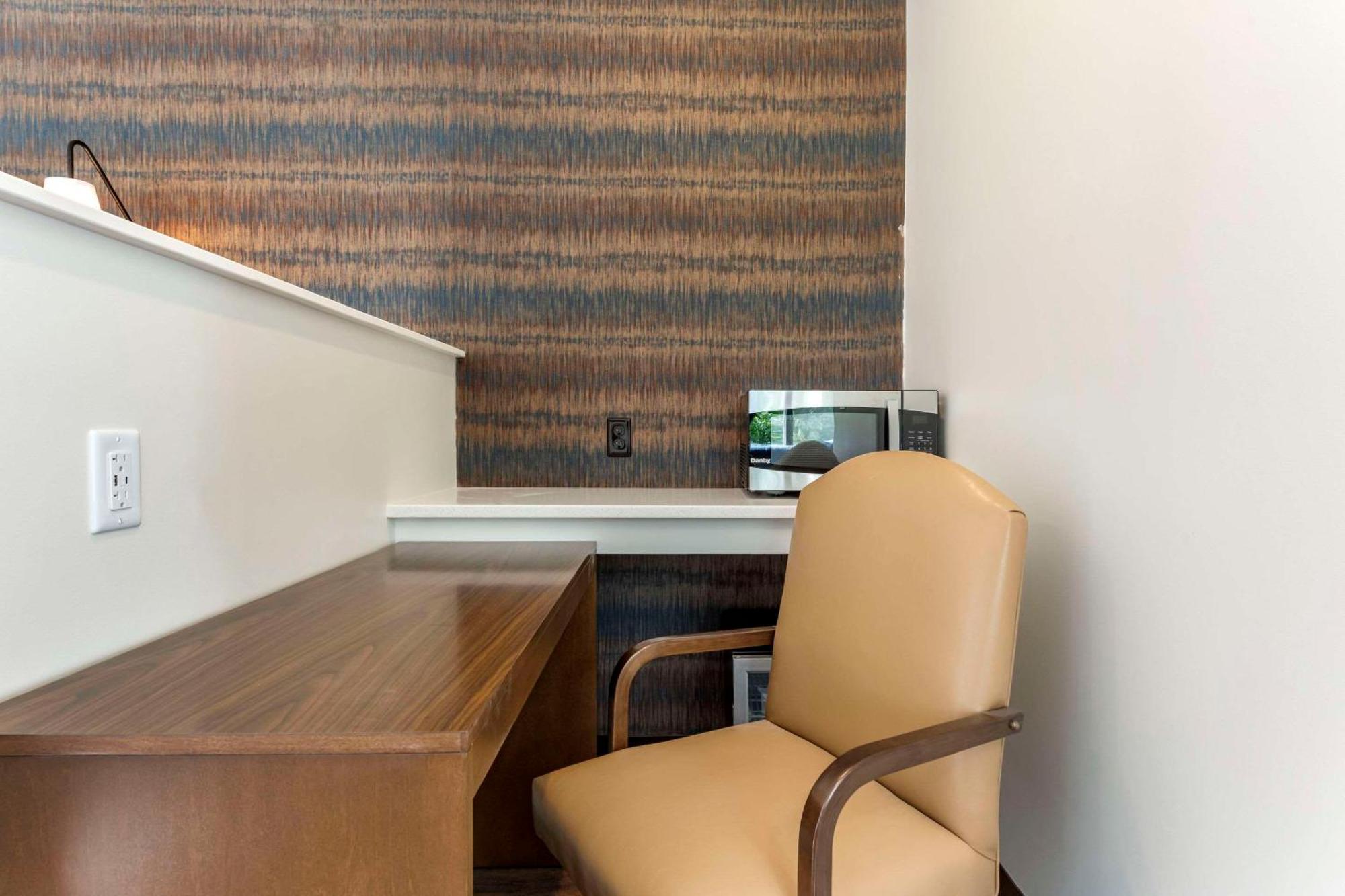 The Cranberry, Ascend Hotel Collection Моргантаун Екстериор снимка