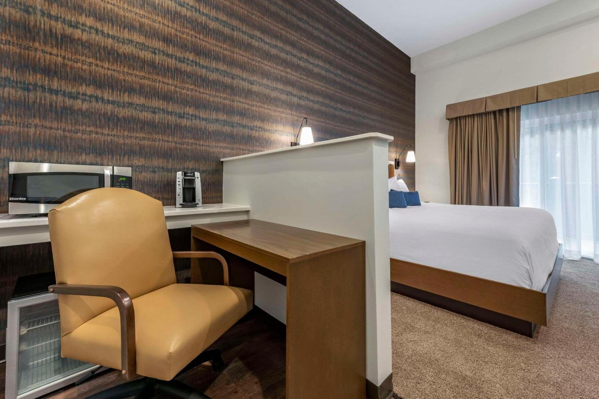 The Cranberry, Ascend Hotel Collection Моргантаун Екстериор снимка